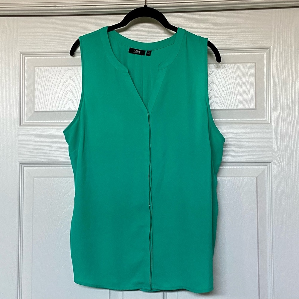 Aqua sleeveless button down blouse Apt 9 size X-Large